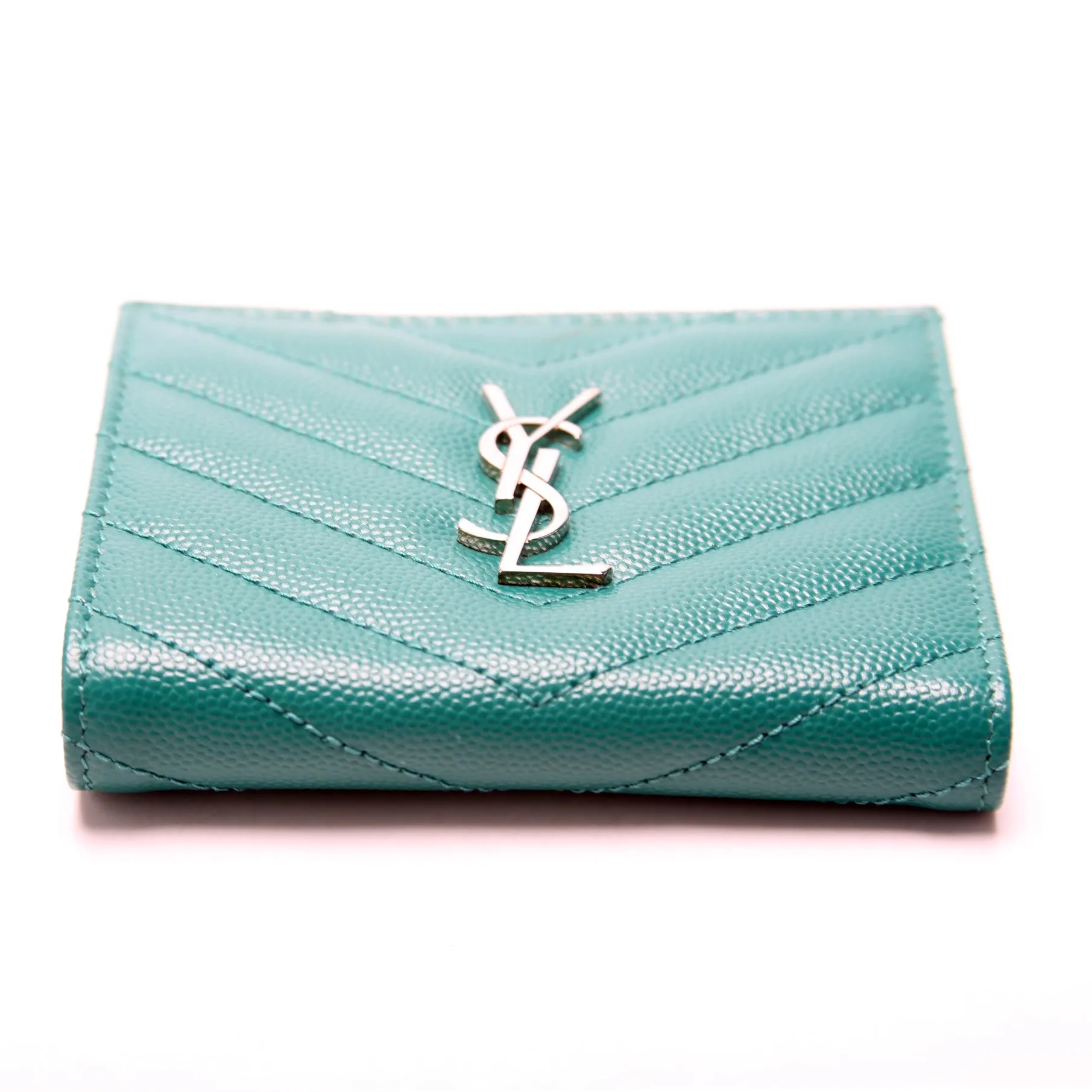 Cassandre Bi-Fold Wallet Grain De Poudre Green
