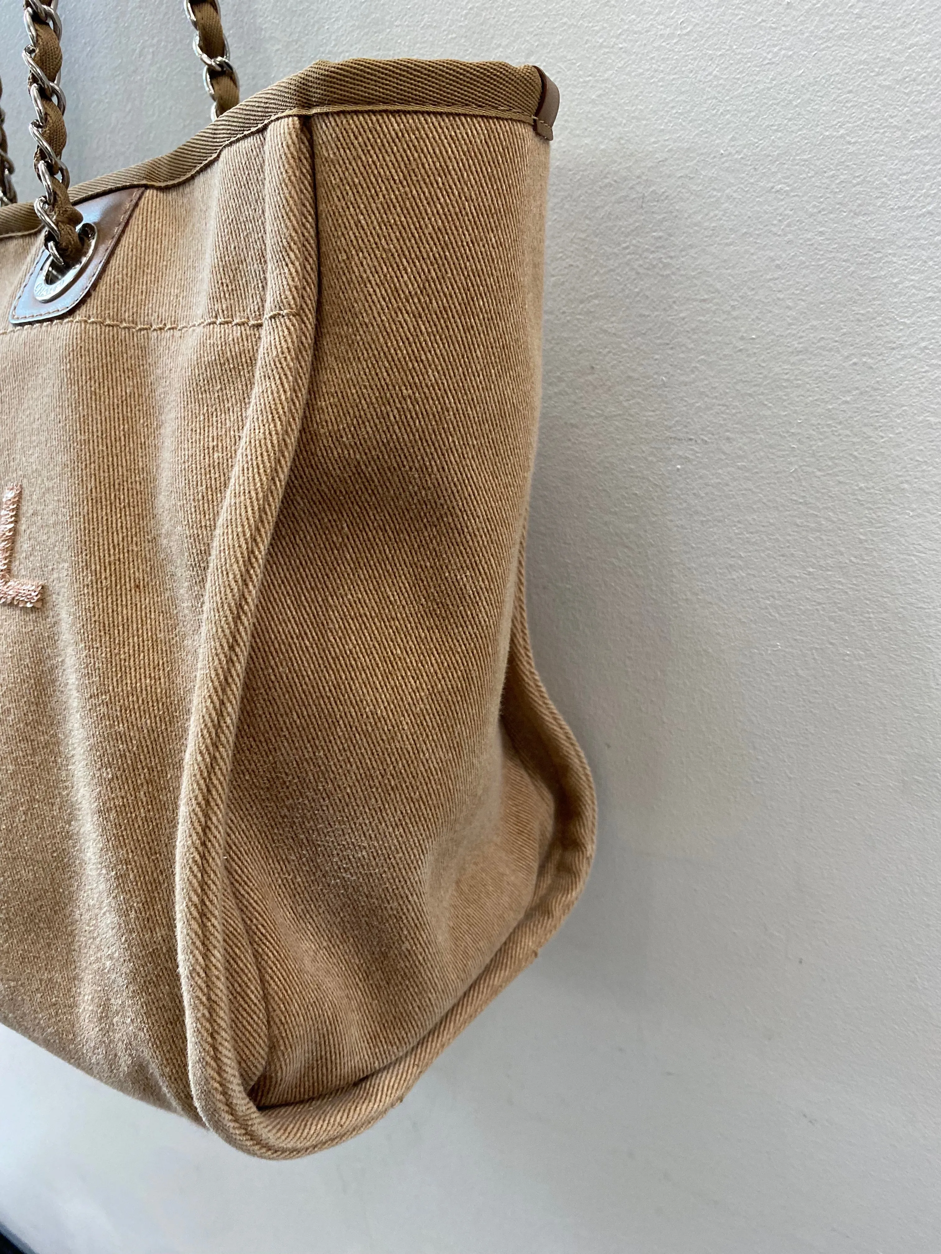 CHANEL CC DEAUVILLE CC CANVAS TOTE BAG