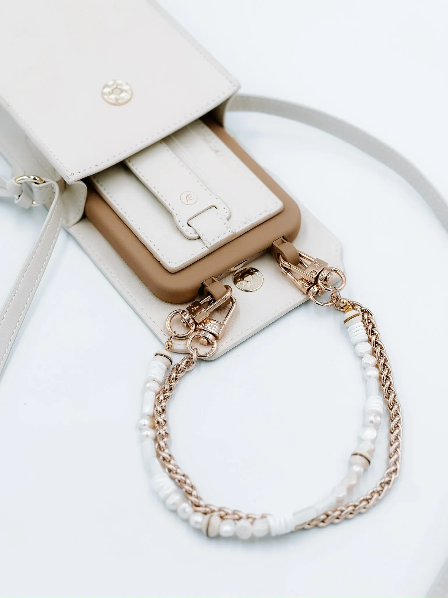 Off White Hoop Phone Wallet - MagSafe (RFID)