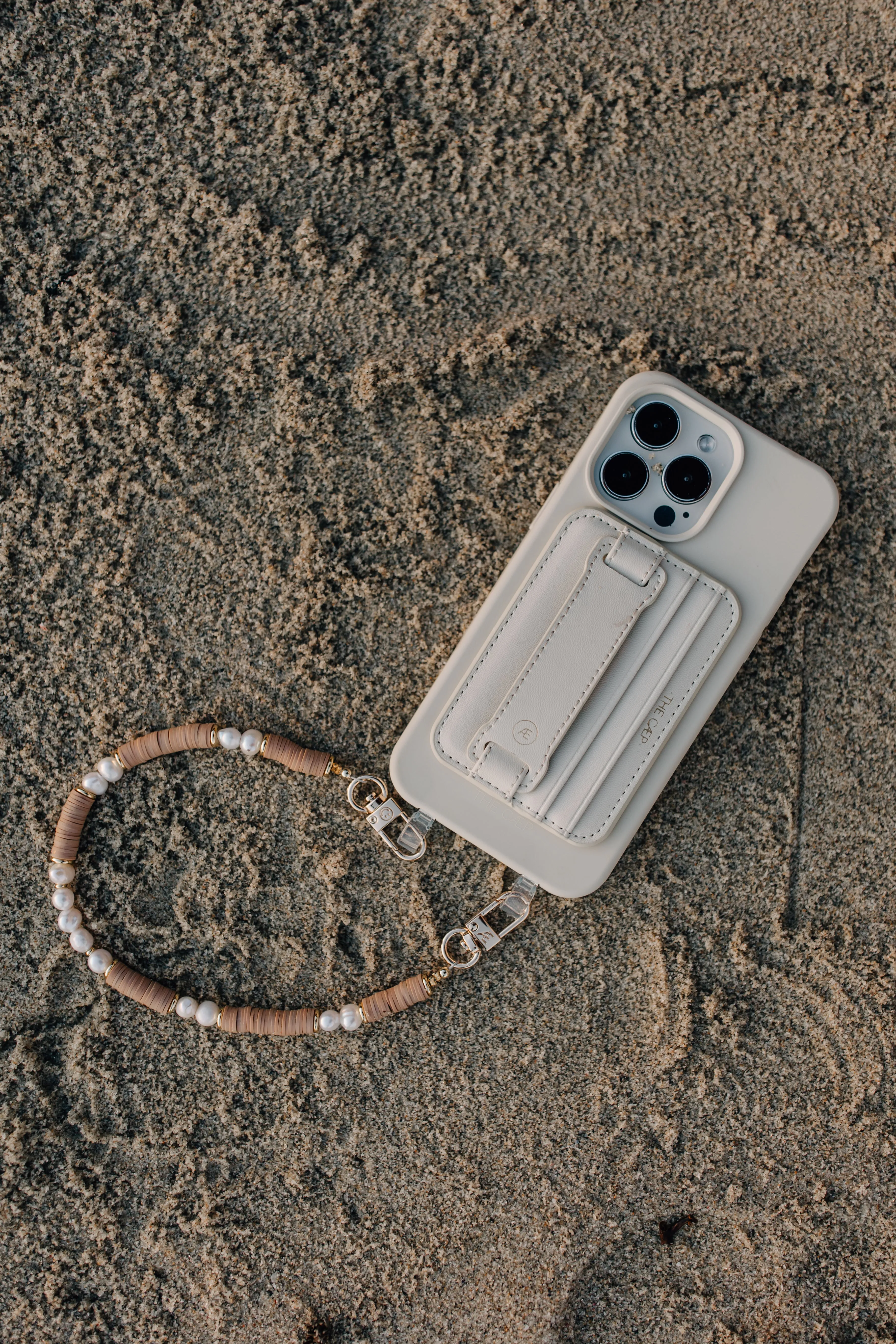 Off White Hoop Phone Wallet - MagSafe (RFID)